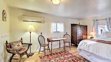 1 bedroom, desk, WiFi, bed sheets