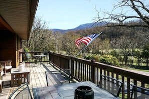 تناول الطعام بالخارج