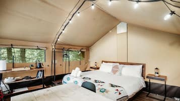 1 bedroom, desk, WiFi, bed sheets