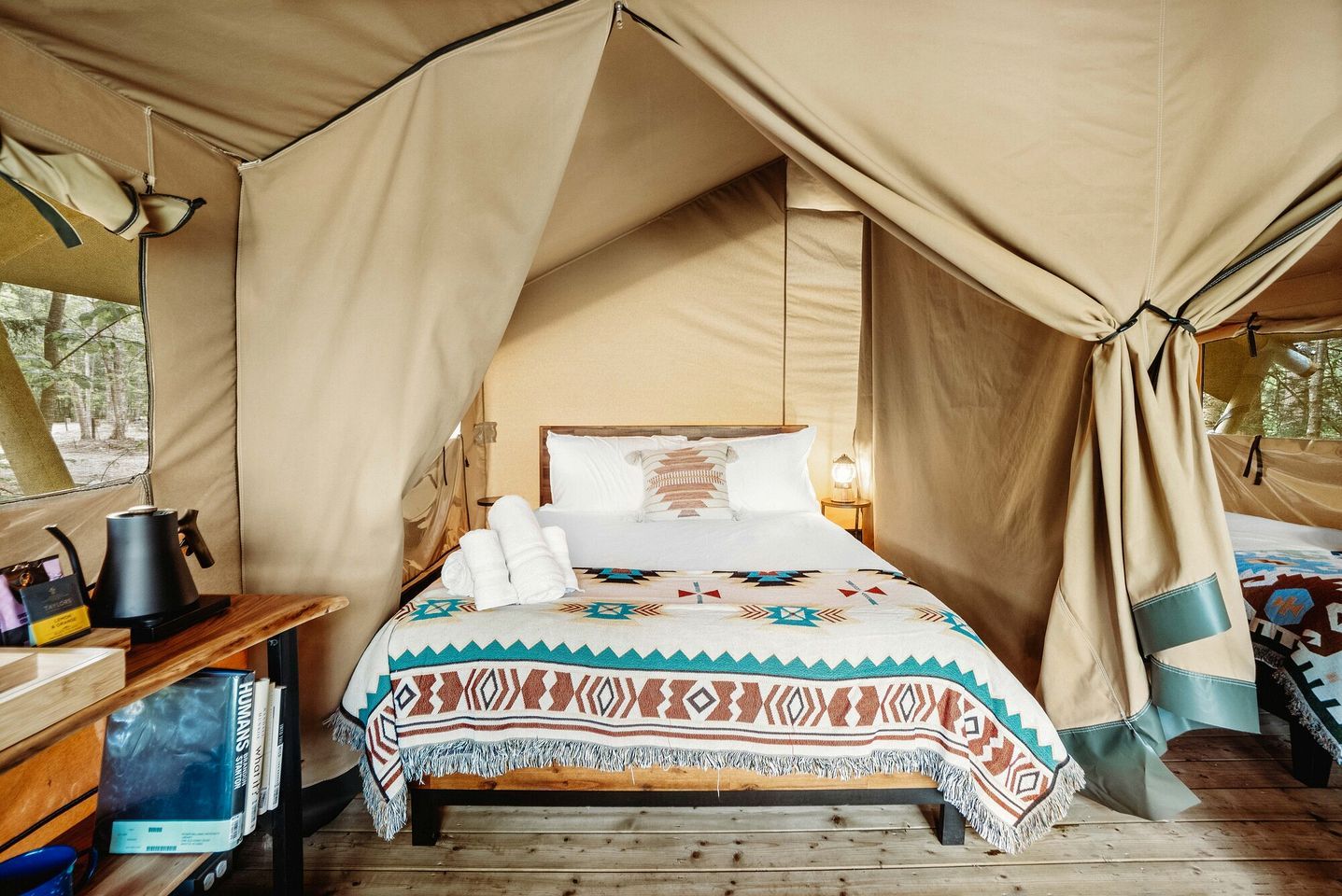1 bedroom, desk, WiFi