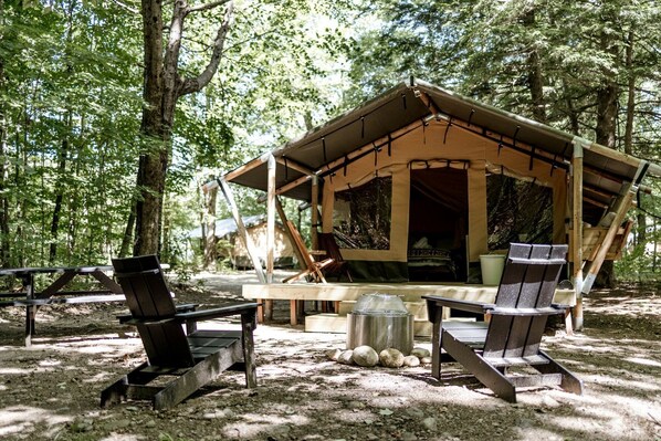 Terrace/patio - Lakefront Safari Tent with Fire Pit and Sauna in North Woodstock, New Hampshire (North Woodstock)