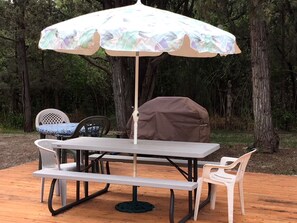Outdoor dining - Create Lasting Memories: Family-Friendly Rustic Cabin in New Mexico's Backcountry (San Miguel County)