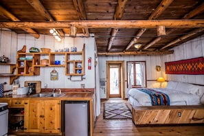 1 Schlafzimmer, Schreibtisch, WLAN, Bettwäsche