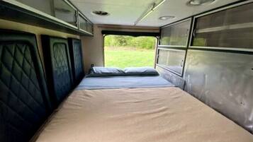 1 bedroom, bed sheets