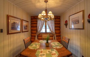 Dining - Historic Log Cabin for South Dakota Glamping Getaways (Rapid City)