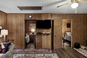Iron/ironing board, WiFi, bed sheets - Serene Riverfront Cabin Haven near South Branch Potomac River in West Virginia (Springfield)