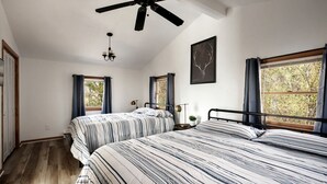 4 bedrooms, iron/ironing board, WiFi, bed sheets