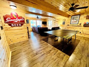 Spielezimmer