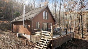 Exterior - Lustrous Lakefront Cabin Oasis near Lake Ferndale in West Virginia (Springfield)