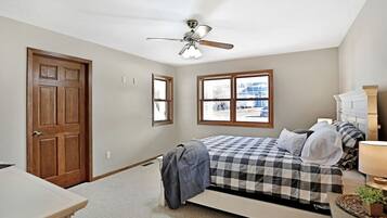 2 bedrooms, WiFi, bed sheets, wheelchair access