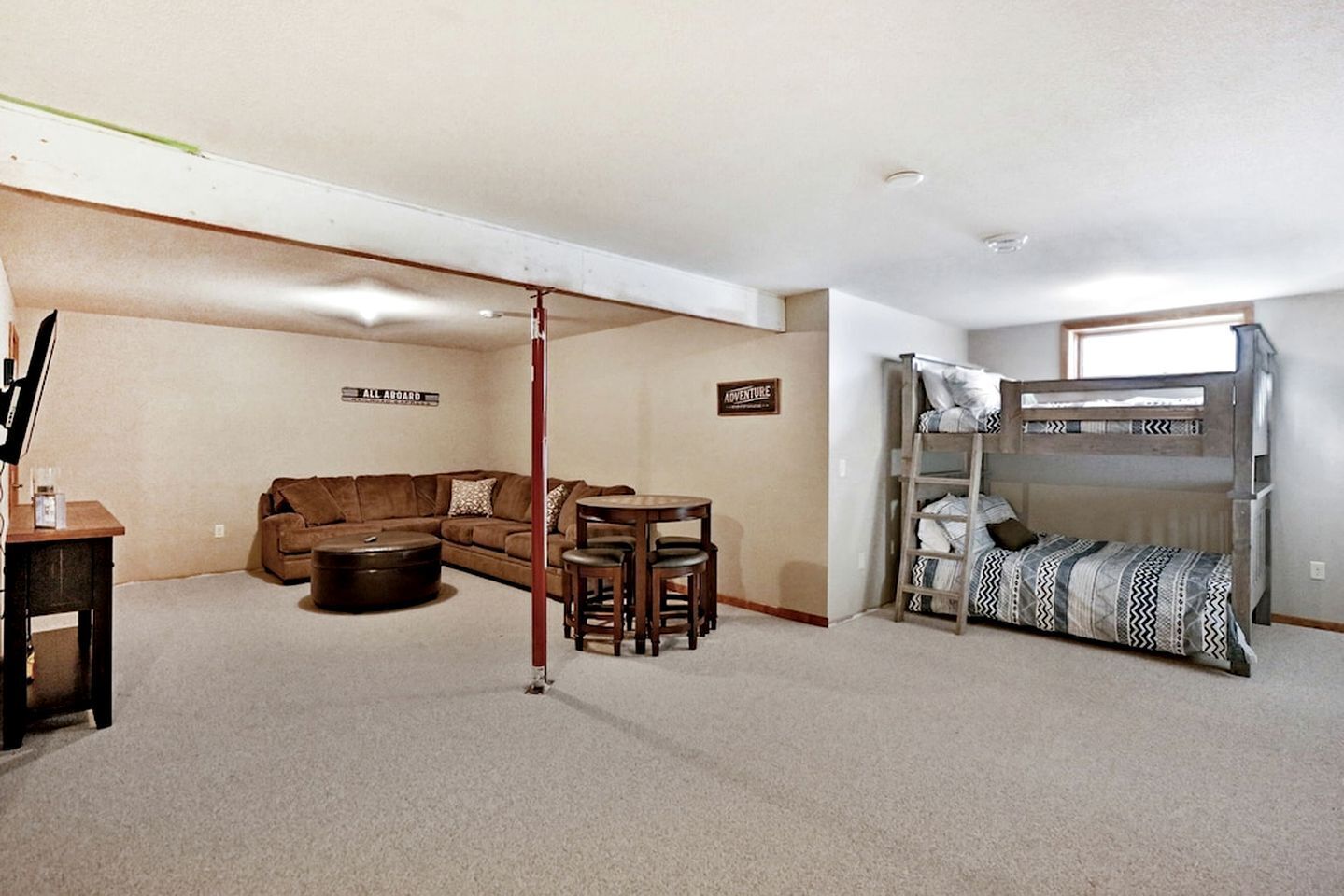 2 bedrooms, WiFi, bed sheets