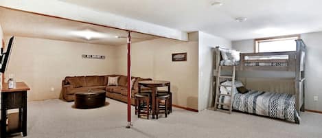 2 bedrooms, WiFi, bed sheets