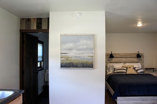 Modern and Picturesque Lake-Side Cabin Located by Mount Rushmore in Rapid City