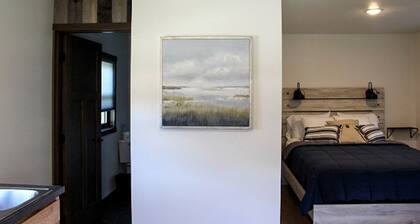 Modern and Picturesque Lake-Side Cabin Located by Mount Rushmore in Rapid City