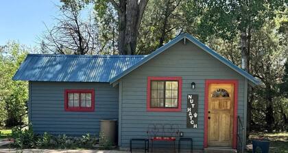 Cozy Rustic Cabin with Riverside Patio on the Pecos River – Pecos, New Mexico
