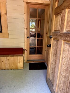 المنشأة من الداخل