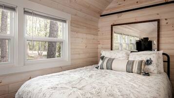 2 slaapkamers, een strijkplank/strijkijzer, wifi, beddengoed