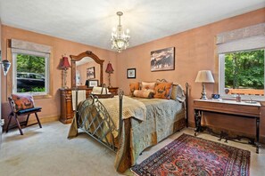 Een strijkplank/strijkijzer, wifi, beddengoed