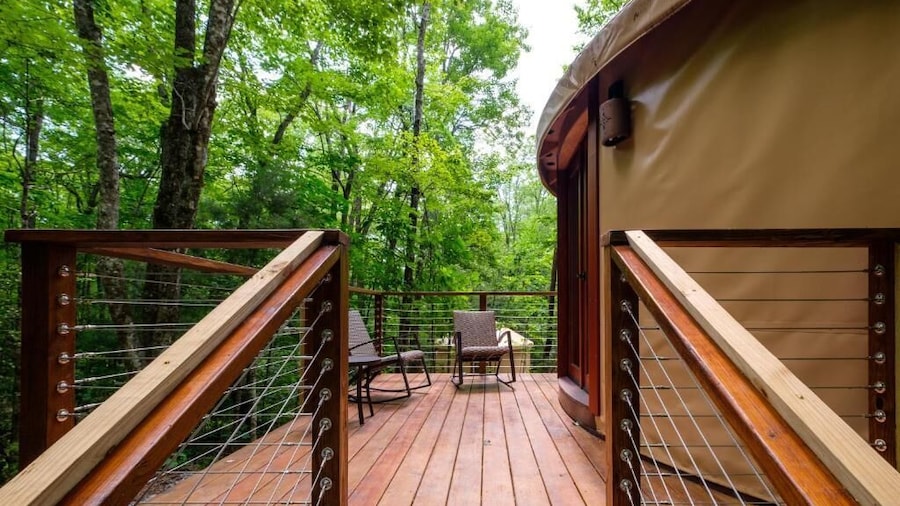 Creekside Yurt - The Dreamer