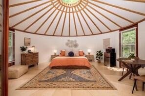 Interior - Creekside Yurt - The Dreamer (Balsam Grove)
