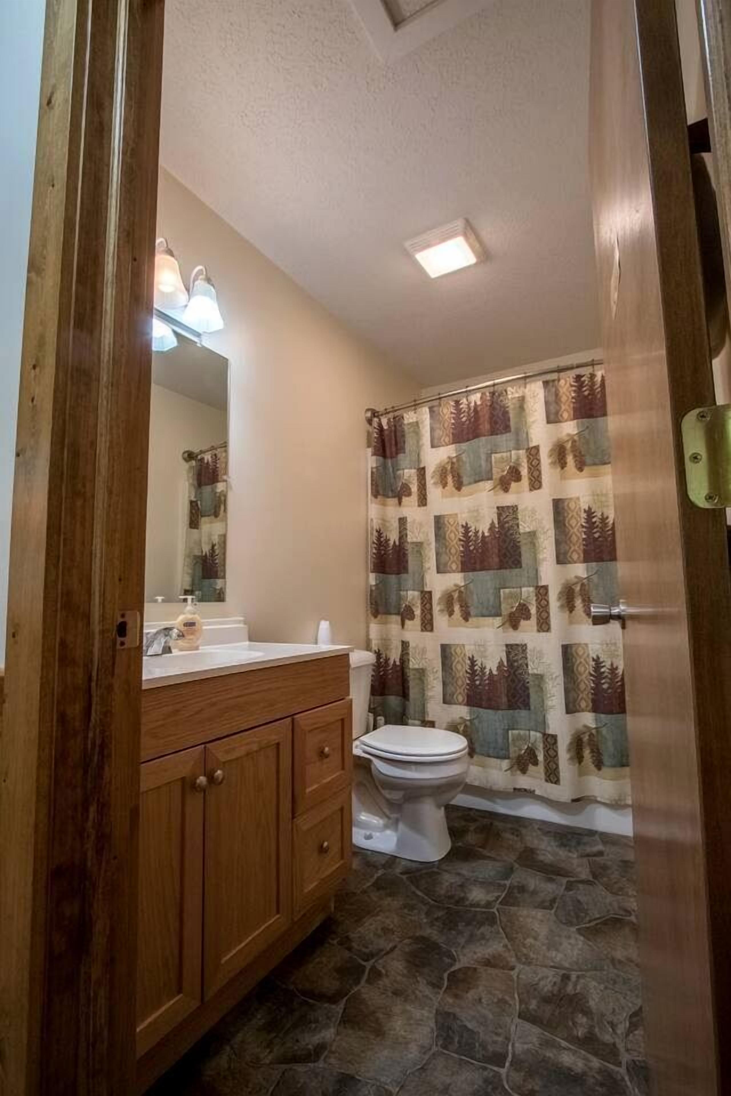 Whirlpool, Haartrockner, Handtücher, Toilettenpapier
