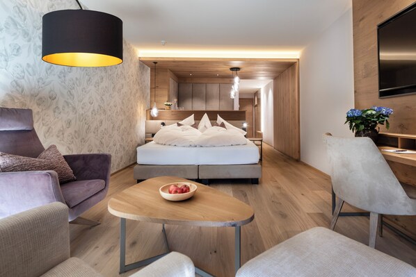 Junior Suite, Balcony, Mountain View | Hypo-allergenic bedding, down comforters, minibar, in-room safe