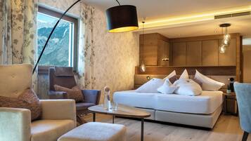 Suite, Balcony, City View | Hypo-allergenic bedding, down duvets, minibar, in-room safe