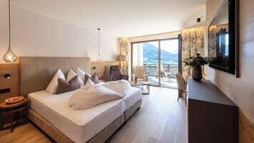 Double Room, Balcony, Mountain View | In-room safe, soundproofing, free WiFi