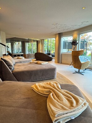 Sauna, boblebad, dampbad, kropsbehandlinger, graviditetsmassage