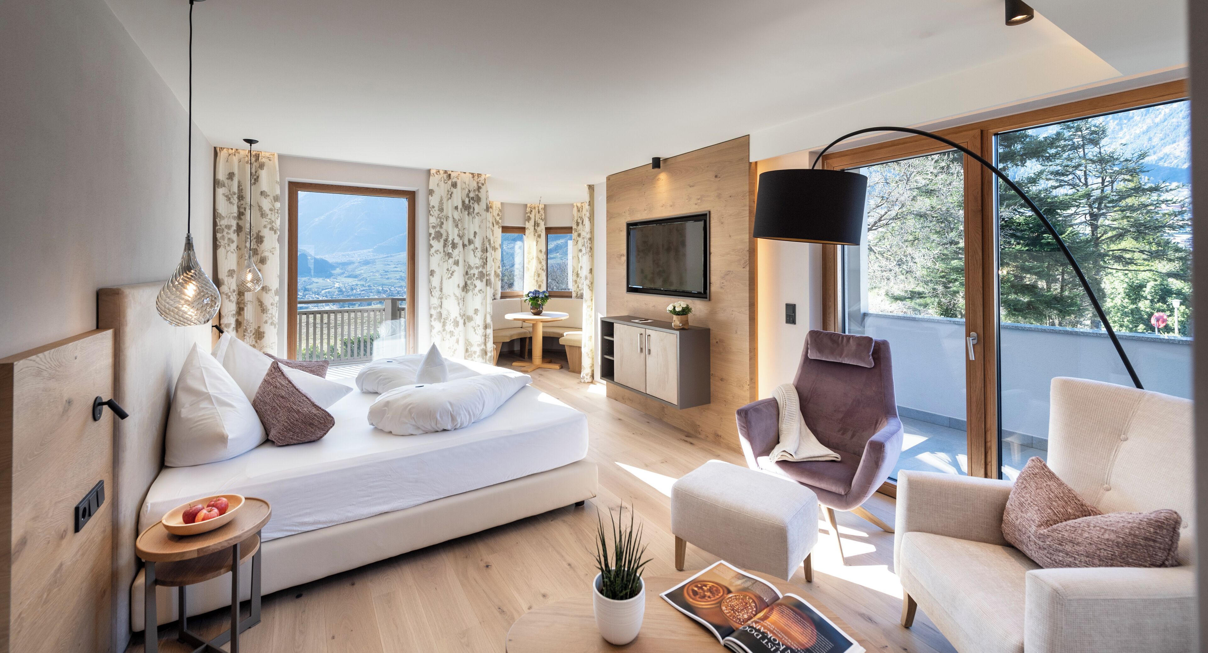 Junior Suite, Balcony, Mountain View | Hypo-allergenic bedding, down comforters, minibar, in-room safe