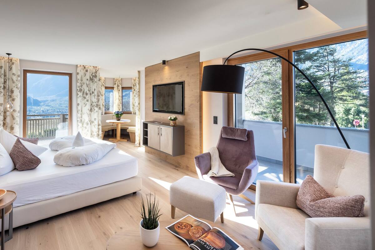 Junior Suite, Balcony, Mountain View | In-room safe, soundproofing, free WiFi