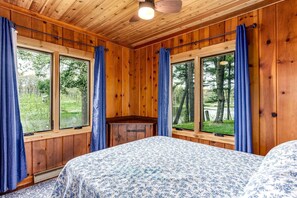 2 bedrooms, WiFi, bed sheets, wheelchair access