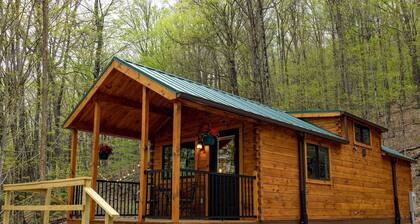 Cozy Log Cabin with a Hot Tub near Seneca Rocks, West Virginia - Perfect for a Romantic Glamping Getaway to the Mountains