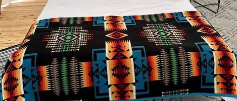 1 bedroom, bed sheets