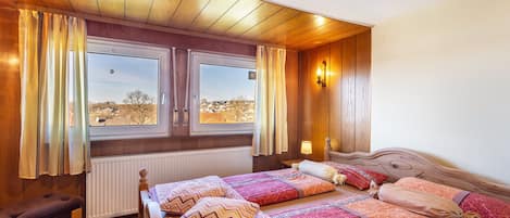 1 Schlafzimmer, BĂŒgeleisen/BĂŒgelbrett, WLAN, BettwĂ€sche