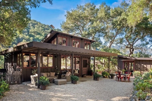 Oak Haven Retreat | Home & Cottage + Hot Tub