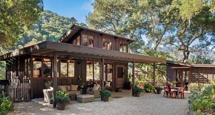 Oak Haven Retreat | Home & Cottage + Hot Tub