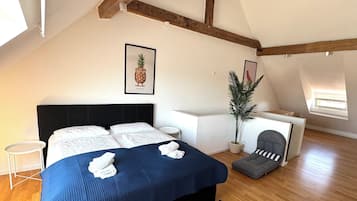 2 Schlafzimmer, BĂŒgeleisen/BĂŒgelbrett, WLAN, BettwĂ€sche