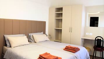 Fer et planche à repasser, Wi-Fi, draps fournis