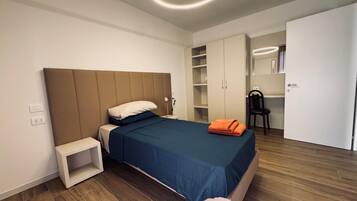 Bügeleisen/Bügelbrett, WLAN, Bettwäsche