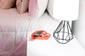 2 soverom, skrivebord, strykejern/-brett og wi-fi (inkludert)