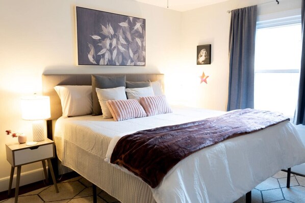 2 bedrooms, desk, iron/ironing board, WiFi