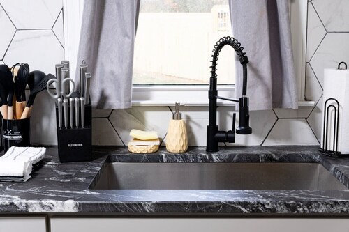 2 Bedroom in Downtown High Point, Children`s Museum