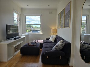 Smart TV, fireplace, offices, computer monitors