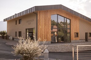 Exterior - Oberhaslerhof Alpina Apartment with Mountain View, Wi-Fi and Air Conditioning (Schenna)