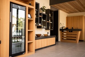 Interior - Oberhaslerhof Alpina Apartment with Mountain View, Wi-Fi and Air Conditioning (Schenna)