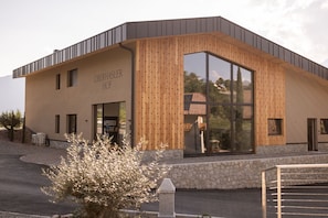 Exterior - Oberhaslerhof Alpina Apartment with Mountain View, Wi-Fi and Air Conditioning (Schenna)