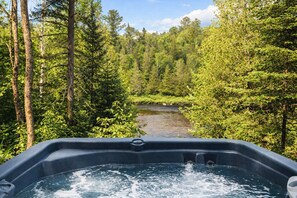 Baignoire à remous extérieure