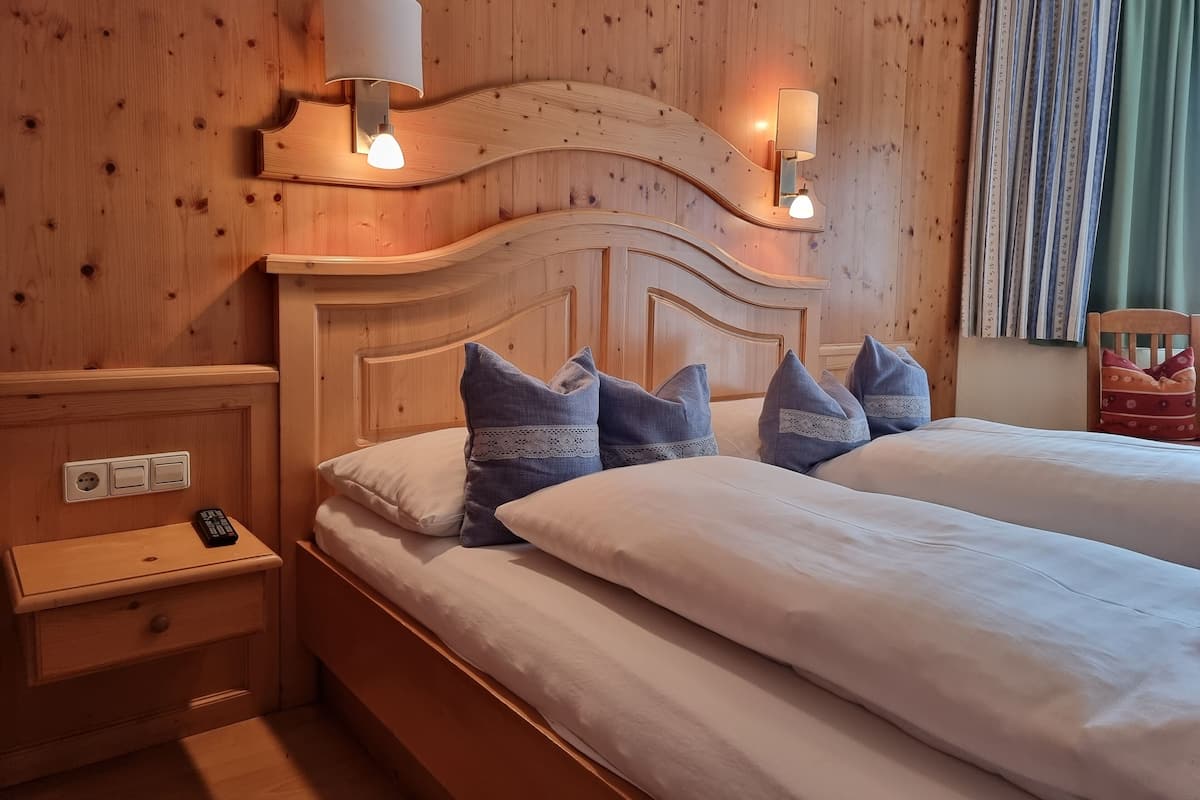 In-room safe, free WiFi