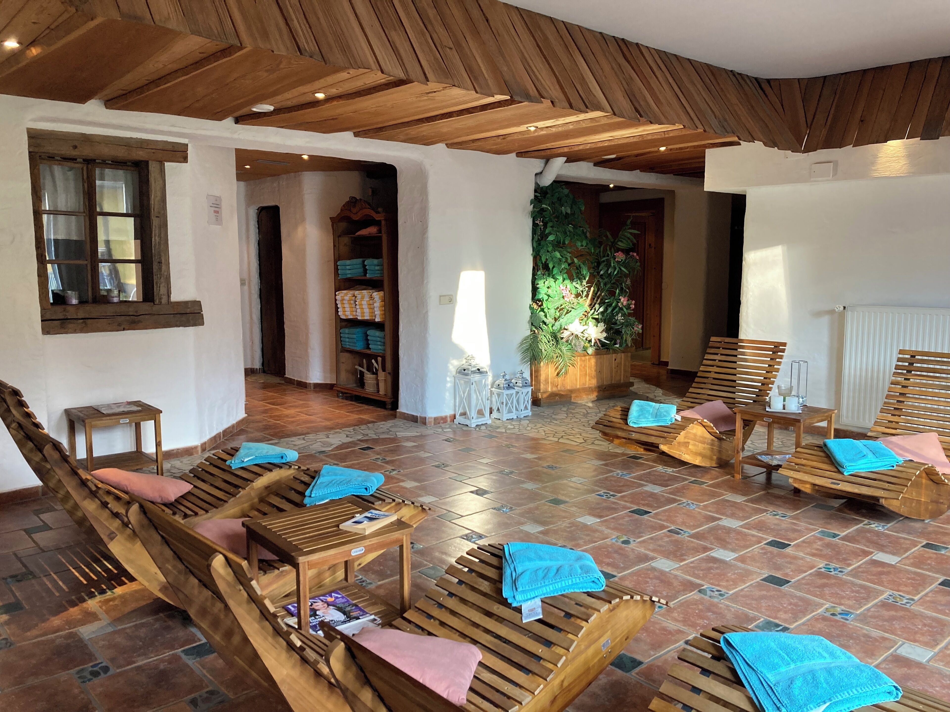 桑拿、湿蒸房、按摩服务